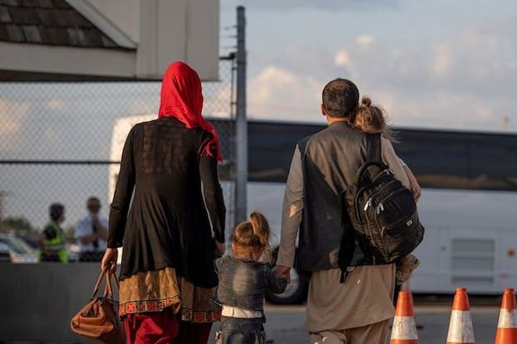 گاردین: پس از اعلام طرح اسکان مجدد شهروندان افغانستان یک نفر هم به بریتانیا منتقل نشده است