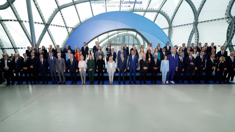 د اروپایي هېوادونو مشرانو د اوکراین بیا رغونې لپاره ۱۰ میلیارده یورو بېلې کړې