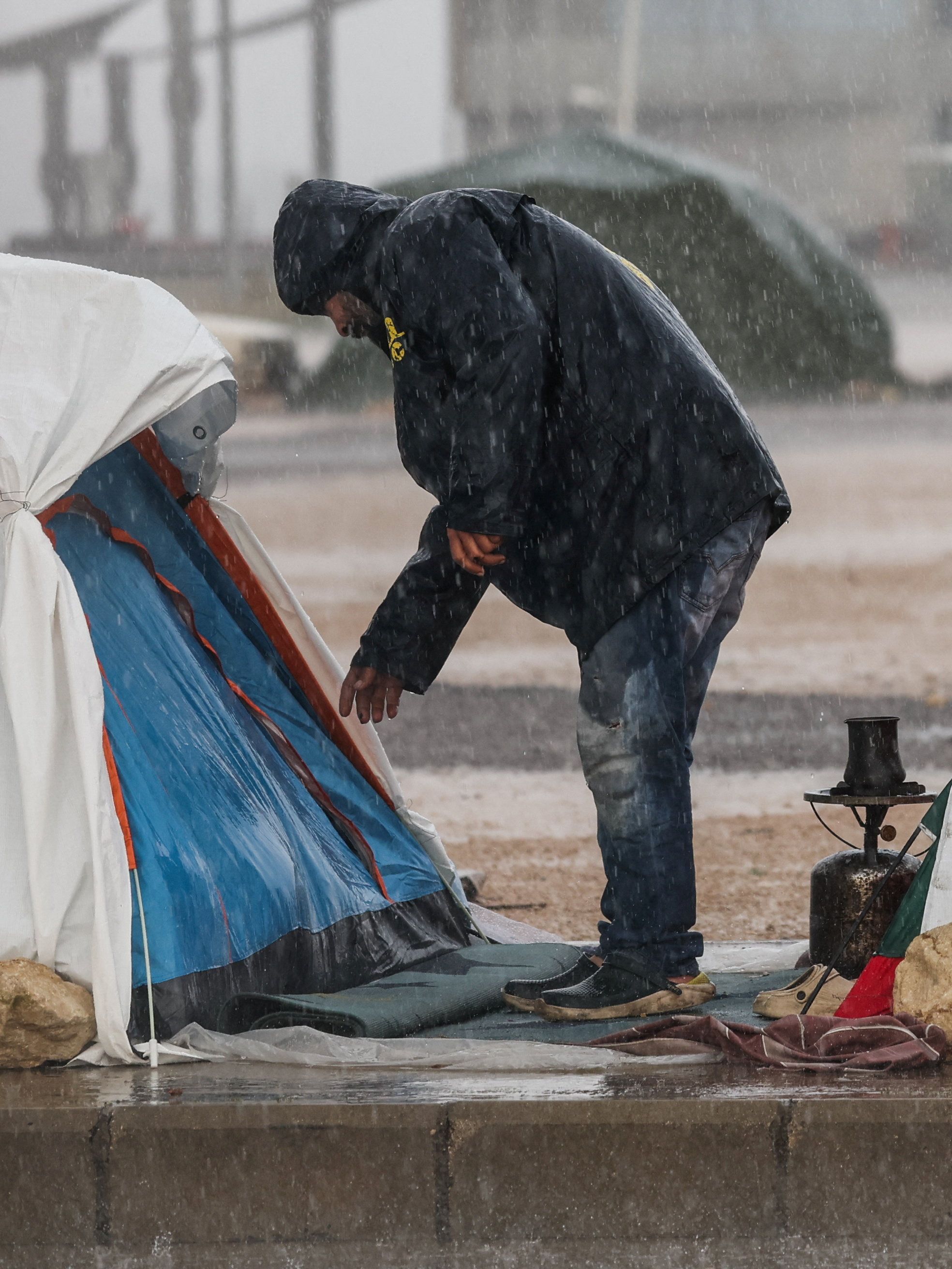 از آغاز تهاجم اسرائیل حدود یک‌ششم جمعیت لبنان آواره شده‌اند