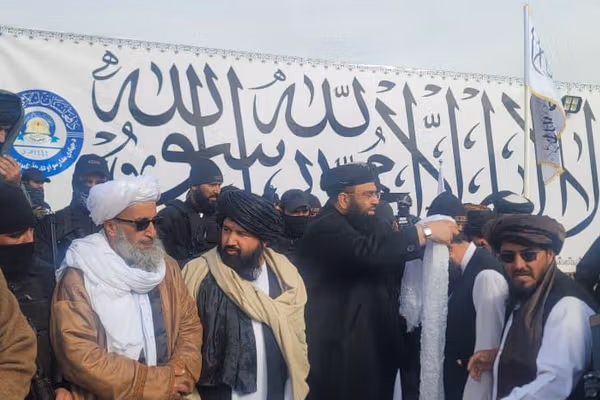 مولوي عبدالکبیر: نړۍ دې زموږ د نظام په جوړښت کې لاسوهنه نه کوي