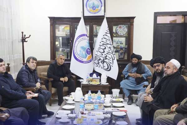 طالبان: تاجکستاني پانګوالو د سمنټو په برخه کې پانګونې ته چمتووالی ښودلی