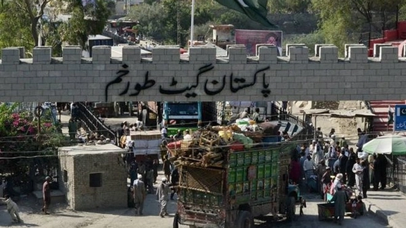 د تورخم دروازه د درېیو ورځو لپاره د مسافرو پر مخ تړل کیږي