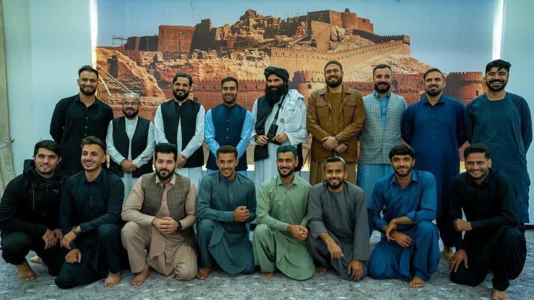 امراالله صالح: تحریم دائم و یا موقت تیم کریکت افغانستان در مسابقات خارجی گام مثبت است