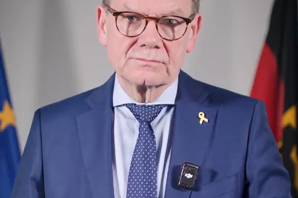 جرمني له ایراني مظاهره چیانو سره د پولیسو تاوتریخوالی غندلی