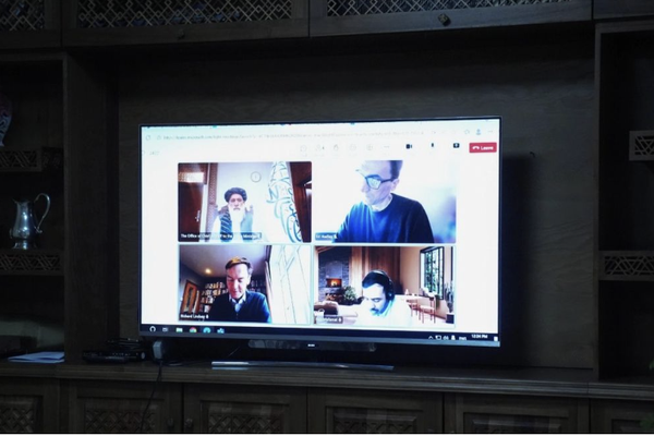 أبلغت المملكة المتحدة حركة طالبان أن الحرب ليست حلاً