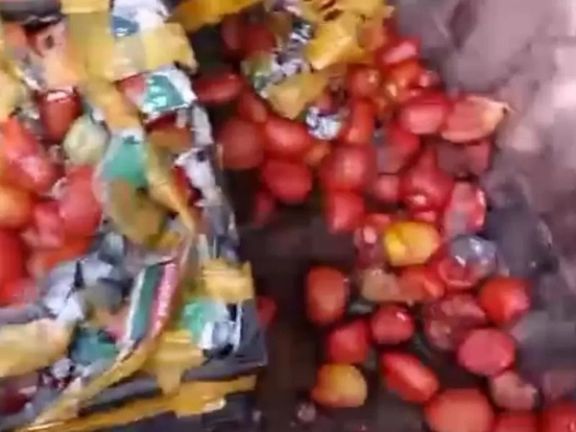 په پاکستان کې د یو قوم د اعتراض له امله د افغان سوداګرو لارۍ درول شوي