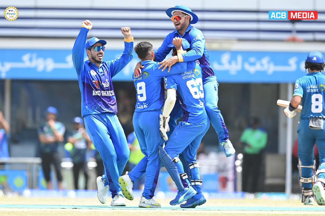 شپږیزه کرېکټ لیګ؛ امو نهنګانو لوبډلې بست ساتونکو ته د ۱۱ منډو په توپیر ماتې ورکړه 