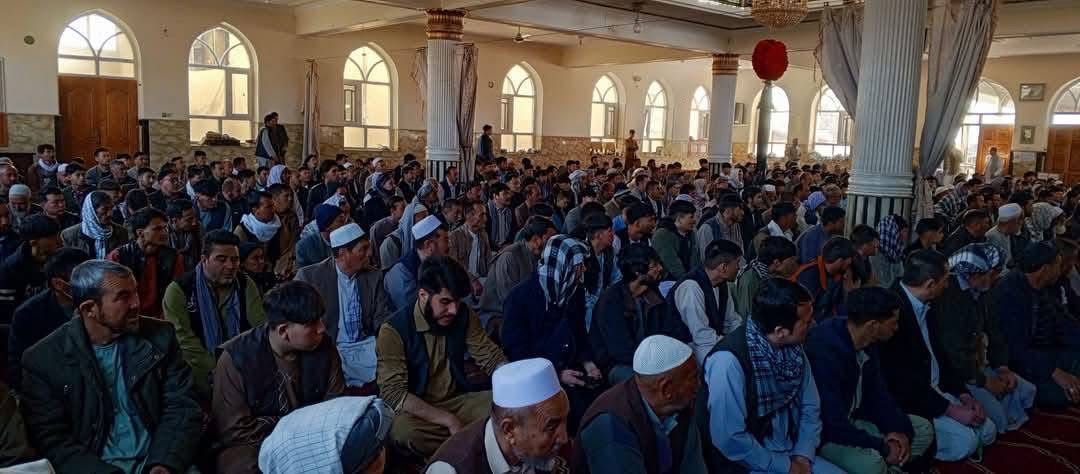 ساکنان مناطق غرب کابل امروز نماز عید فطر را برپا کردند