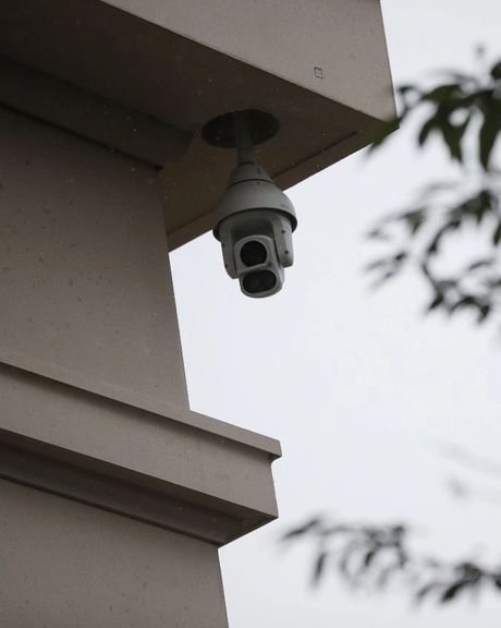 طالبان برای نصب دوربینهای امنیتی در مزار شریف 'از مردم پول میگیرد'