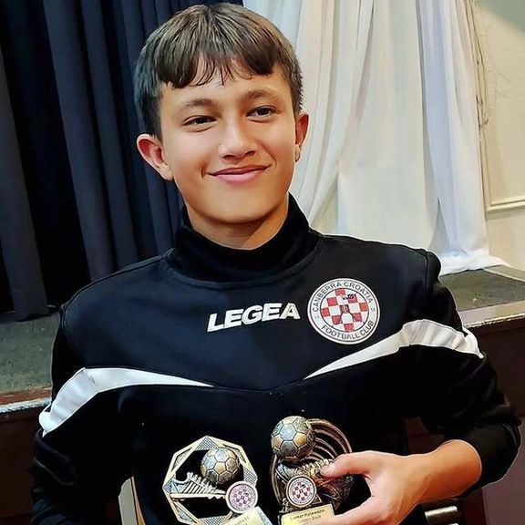 لمر کتوازی، نخستین بازیکن افغان دعوتشده به آکادمی فوتبال باشگاه بارسلونا