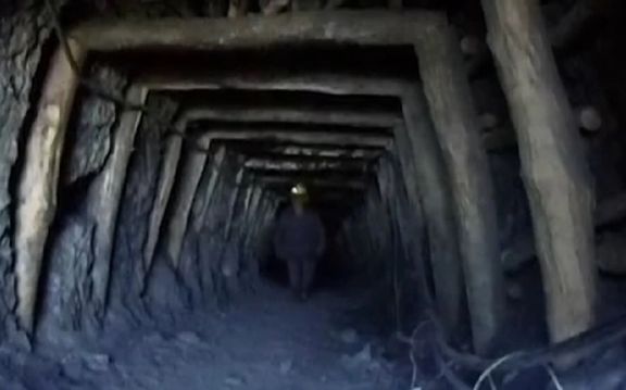 حداقل ۱۰ کارگر در اثر ریزش معدن زغال سنگ در بغلان جان باختند