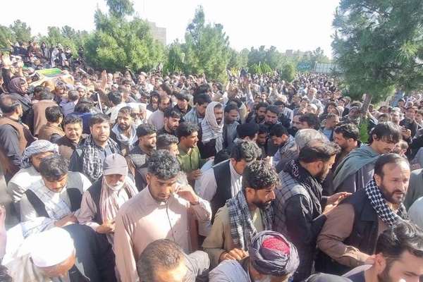 Protesters In Herat Call For Probe Into Deadly Attack On Shia Worshippers