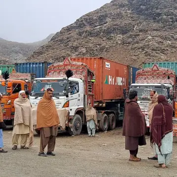 توقّف ثمانية آلاف حاوية تجارية للأفغان في باكستان