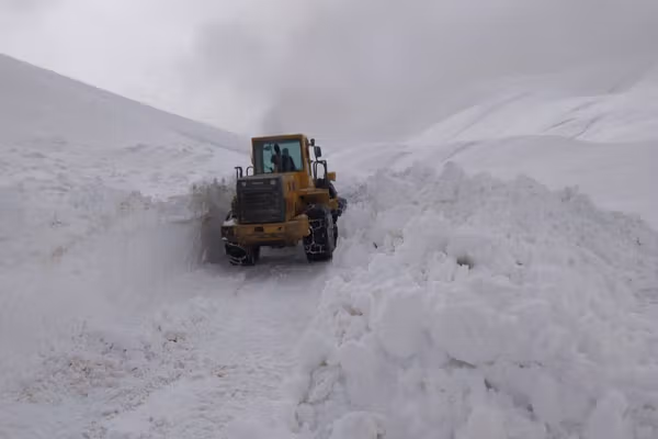 مسیرهای چهار ولایت برای تردد موترها باز شدند