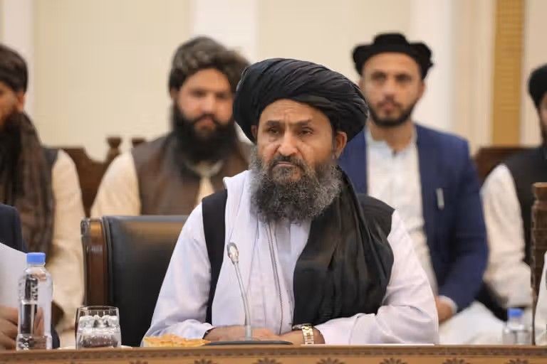 ملا برادر: اداره طالبان بدون بخش خصوصی نمی‌تواند بار اقتصاد افغانستان را بر دوش بکشد