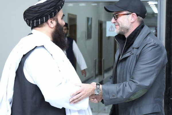 تهديد طالبان من قبل الممثل الأميركي: احذروا مصير فنزويلا وإيران