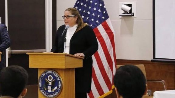 کرن دکر: امریکا از افغانستانی که با خود و همسایگانش در صلح به سر ببرد حمایت خواهد کرد