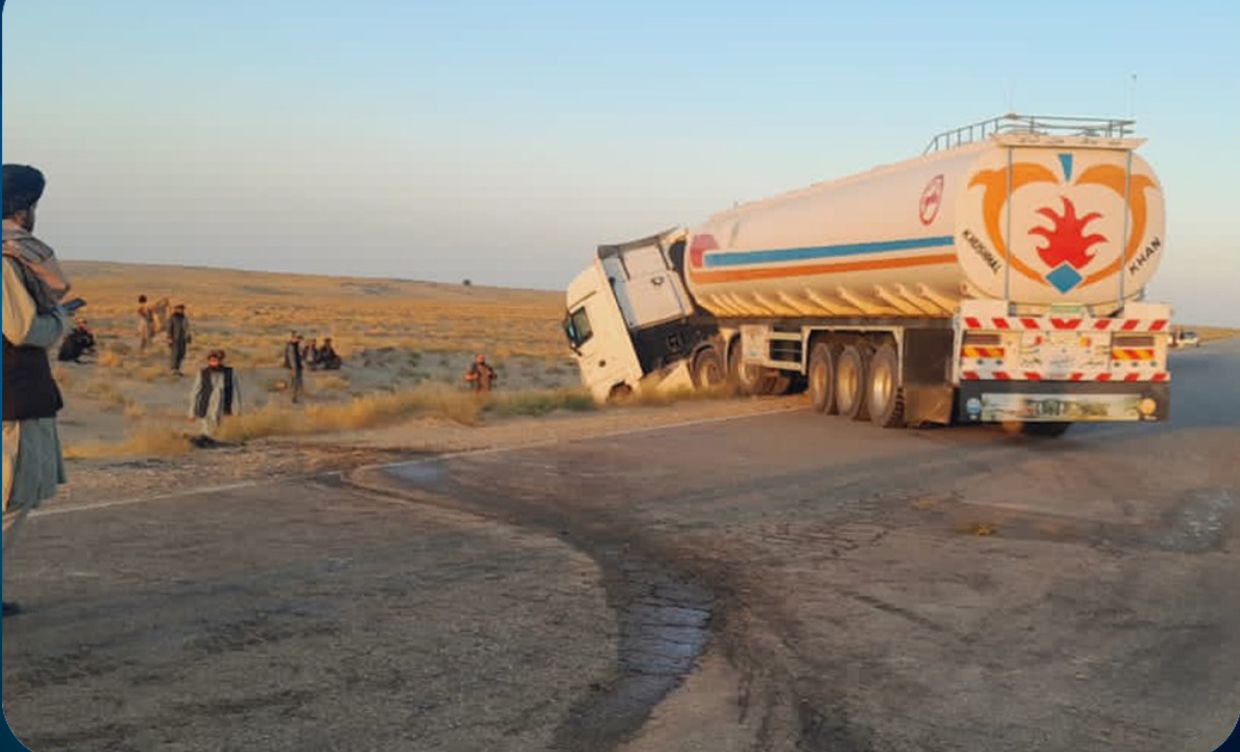 د جوزجان ـ فاریاب پر لویه لاره په ټرافیکي پېښه کې د یوې کورنۍ اته غړي مړه شوي