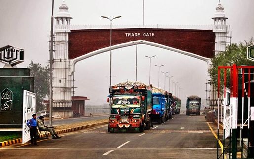 د پاکستان او هند د شخړو له زیاتېدو سره افغان لارۍ چلوونکي زیانمن شوي دي