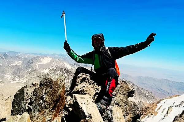 د بامیان دوه غرختونکي د شاه فولادي د ۵۱۴۰ مترو لوړې څوکې سر ته ورسېدل
