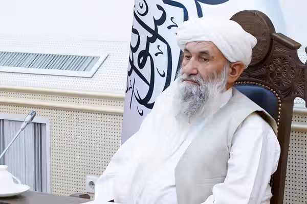 له څوکۍ کم واک؛ رییس الوزرا د واک او پرېکړو په حاشیه کې
