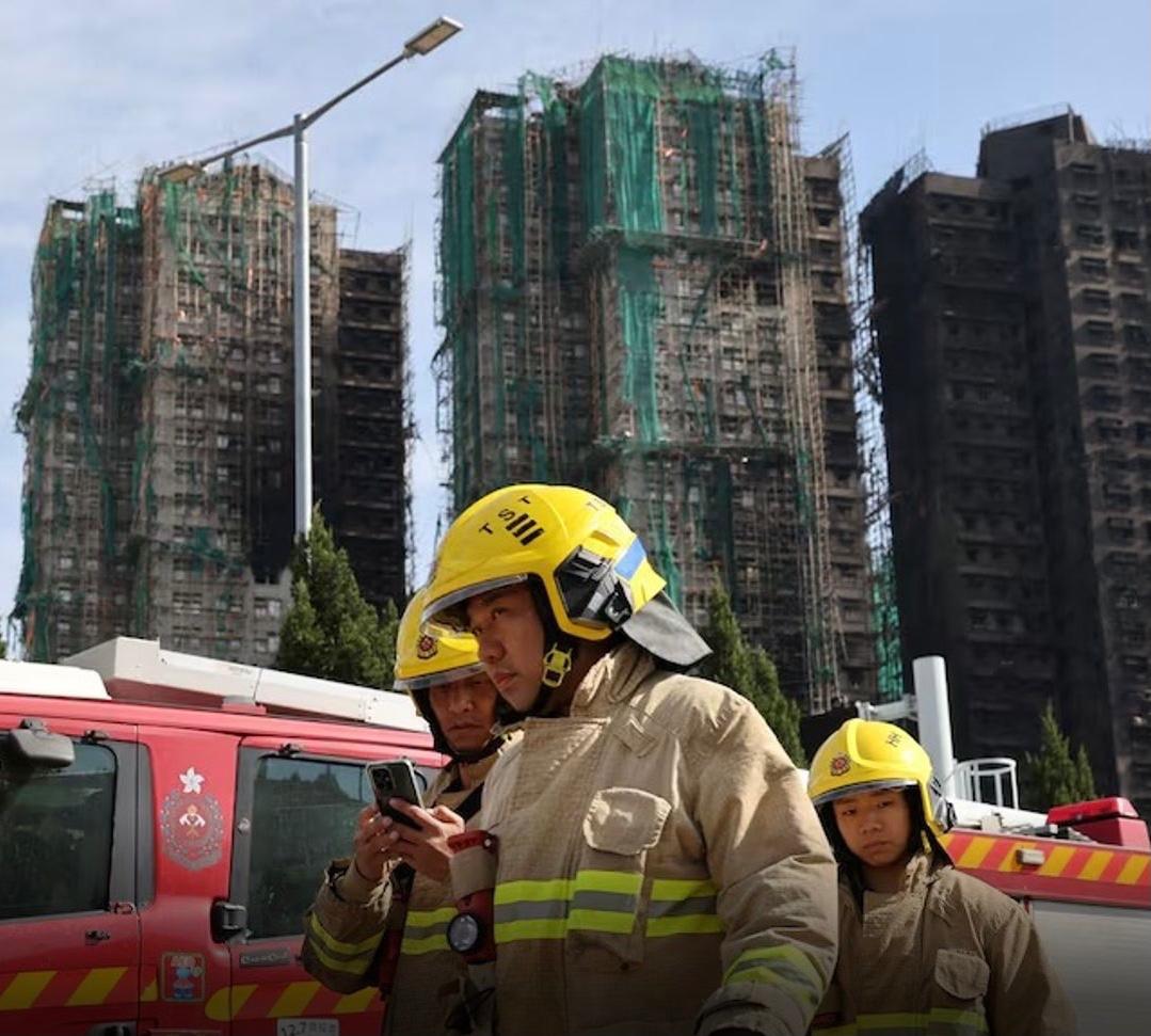 هانګ کانګ کې د اورلګیدنې په پېښه کې د قربانیانو شمېر ۱۲۸ تنو ته ورسېده