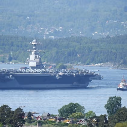 امریکا بزرگترین ناو هواپیمابر جهان را به خاورمیانه میفرستد