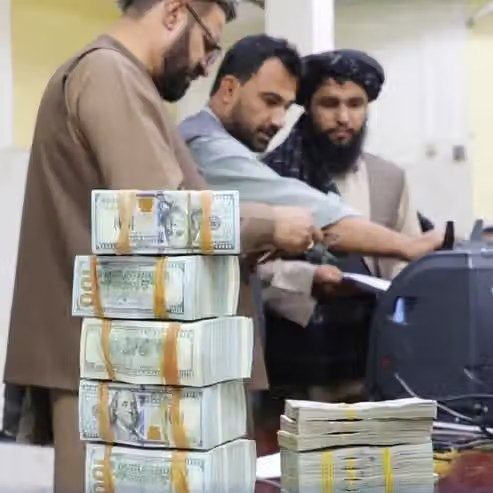 تازه څیړنه: افغانستان ته شاوخوا ۱،۴ میلیارده ډالره مرستې له «محرمانه» لارو لېږدول شوې 