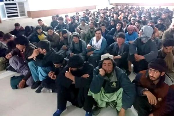 د پاکستان حکومت ۲۸۷ افغانان تر زنداني کېدو وروسته افغانستان ته ستانه کړي