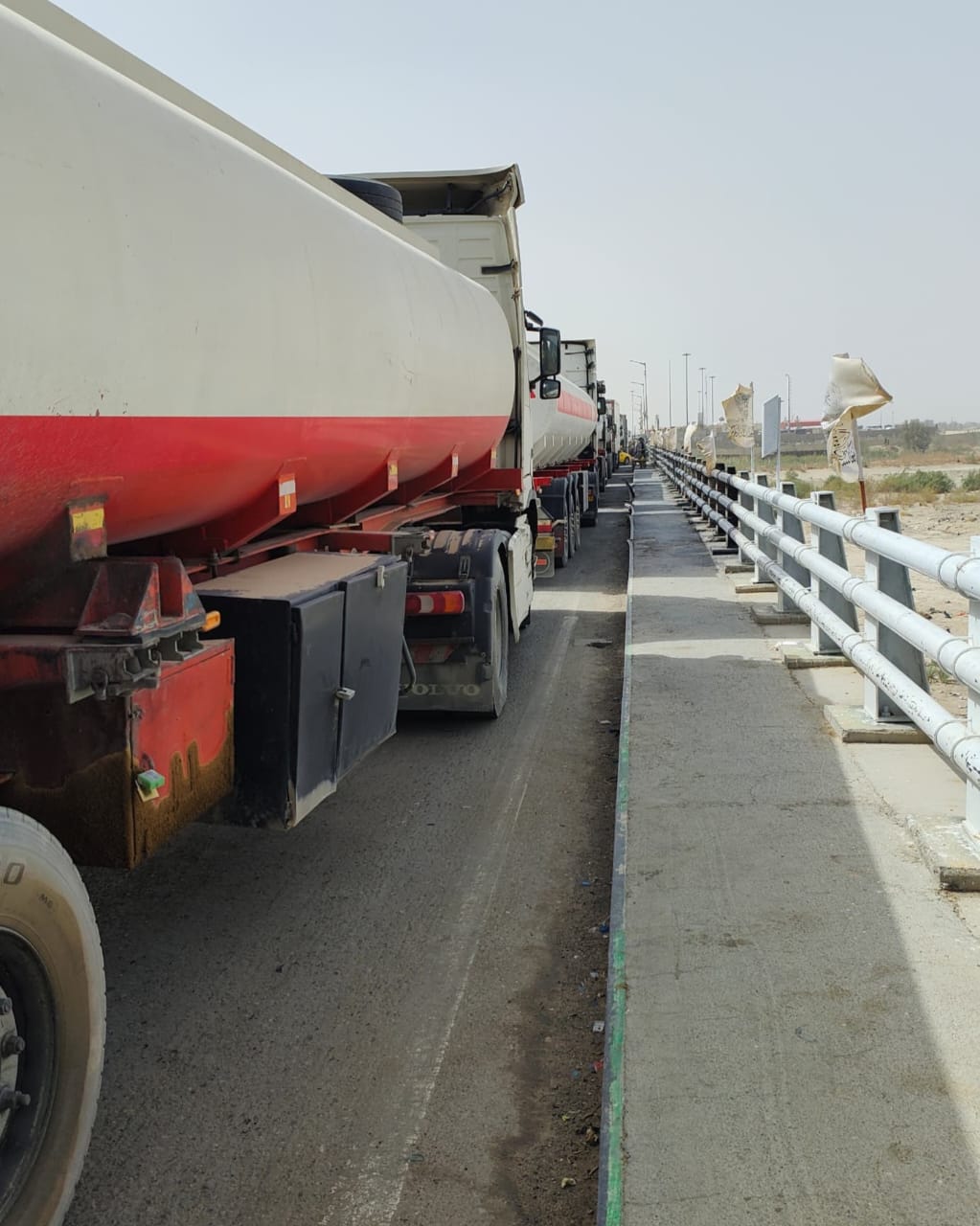 طالبان: ۱۵۳ ټانکره بې کیفیته تېل مو بېرته ایران ته ورګرځولي دي