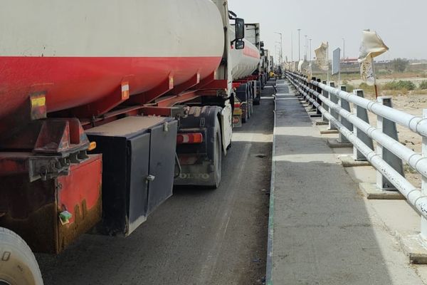 طالبان: ۱۵۳ ټانکره بې کیفیته تېل مو بېرته ایران ته ورګرځولي دي