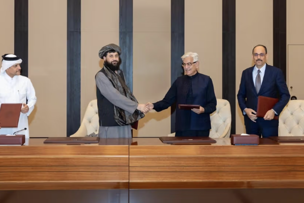 وزير الدفاع في طالبان: باكستان تريد منا الاعتراف بخط ديورند كحدود رسمية