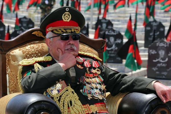 دوستم: طالبان په شمال کې د ځمکو د غصب تر څنګ د خلکو ترمنځ تفرقه اچوي
