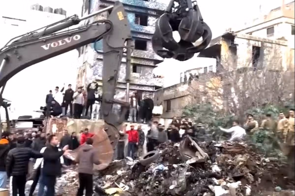 لبنان کې د یوې ودانۍ د نړېدو له امله لږترلږه شپږ کسان مړه شوي دي