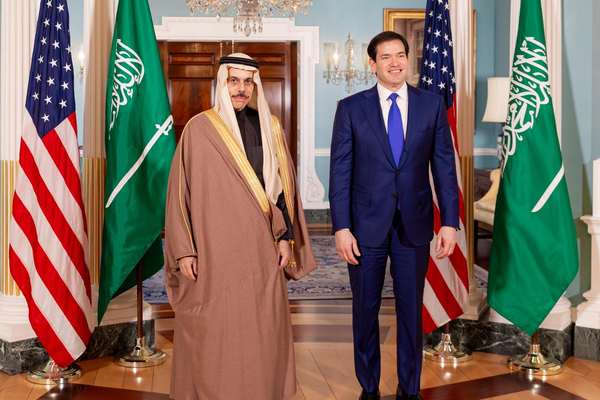 د سعودي عربستان او امریکا د بهرنیو چارو وزیرانو په سیمه کې د وروستیو پېښو په اړه خبرې وکړې