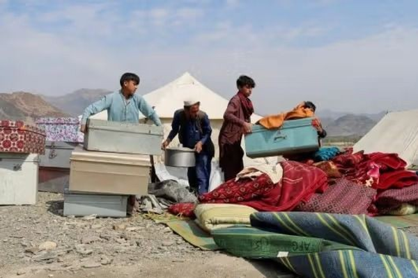 طالبان: نزوح أكثر من 27 ألف عائلة في 9 ولايات جراء الهجمات الباكستانية