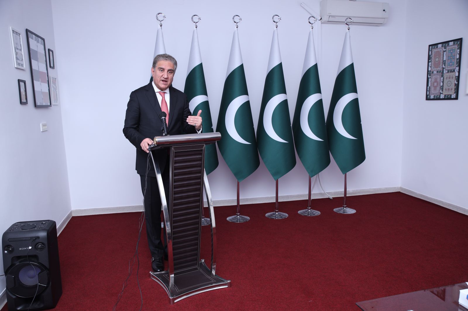 وزیر خارجه پاکستان: برای مبارزه با داعش در افغانستان با طالبان همکاری شود