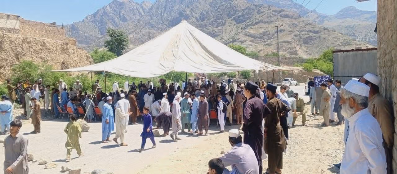 خیبر کې ځایي اوسېدونکو د ناامنۍ پر ضد د احتجاج په توګه ښوونځي تړي