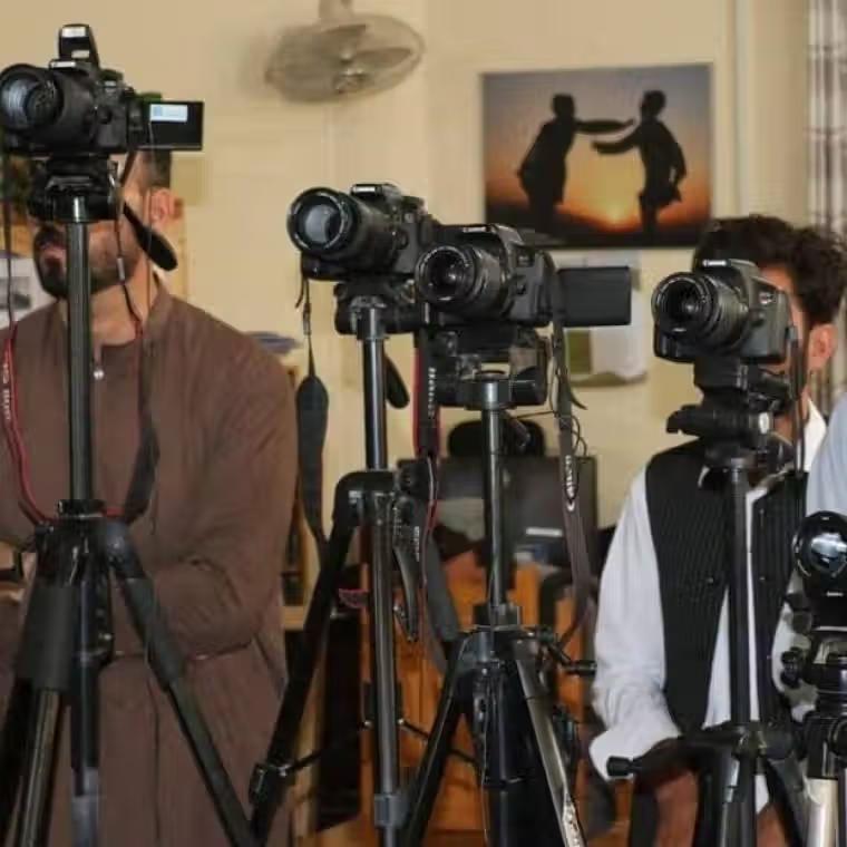 سازمان ملل می‌گوید طالبان همچنان فعالیت خبرنگاران و رسانه‌ها را محدود می‌کند
