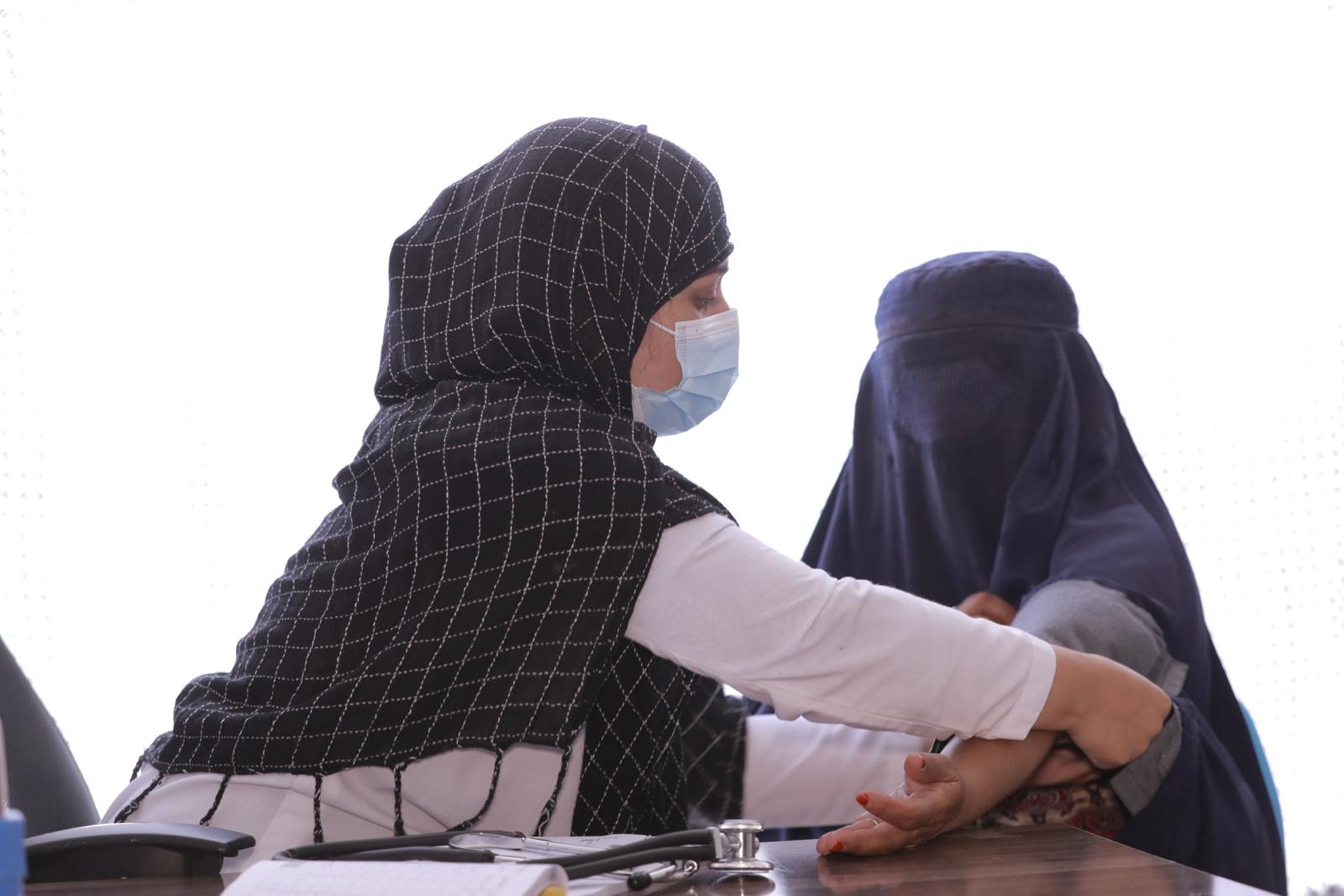 سازمان ملل می‌گوید بارش برف دسترسی زنان و دختران افغان به خدمات بهداشتی را دشوار می‌کند