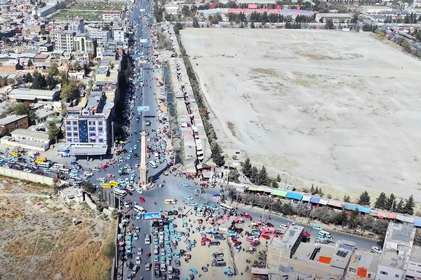 طالبان د کابل–لوګر پر سړک د موټرو هوایي پل جوړوي