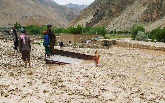 طالبان: په غور ولایت کې د سېلابونو راوتو له امله ۵۰ کسان مړه شوي دي