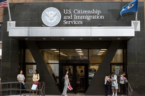 إدارة ترامب تعتزم تشديد اختبار الحصول على الجنسية الأميركية