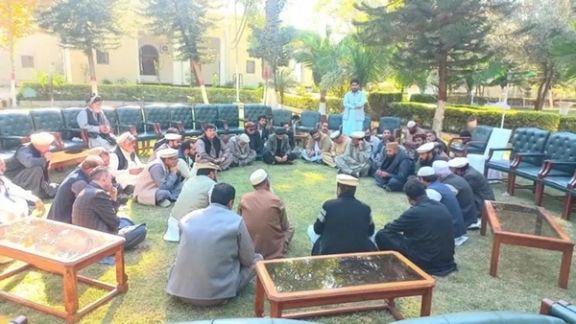 په کورمه کې له اوربند سره سره لا هم لارې د تګ راتګ پر مخ تړلې دي