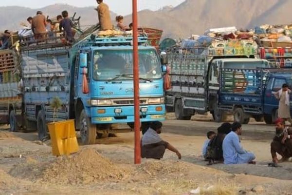 پاکستان او ایران نن نږدې درې نیم زره کډوال په جبري توګه هېواد ته راستانه کړل