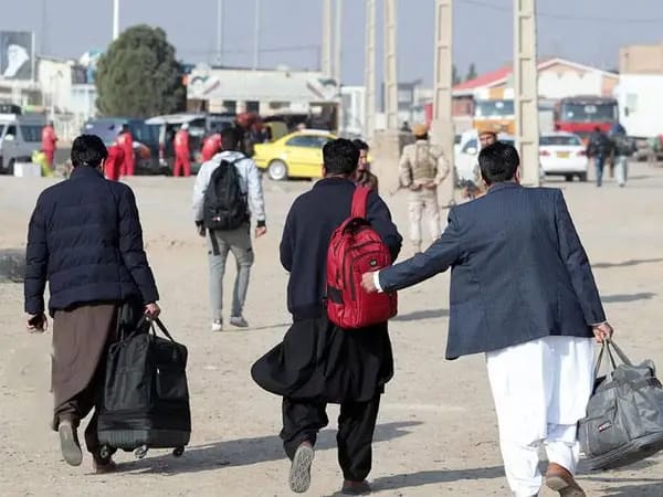 ایران بیش از ١٤ هزار مهاجر افغان دیگر را از طریق مرز خراسان رضوی اخراج کرد