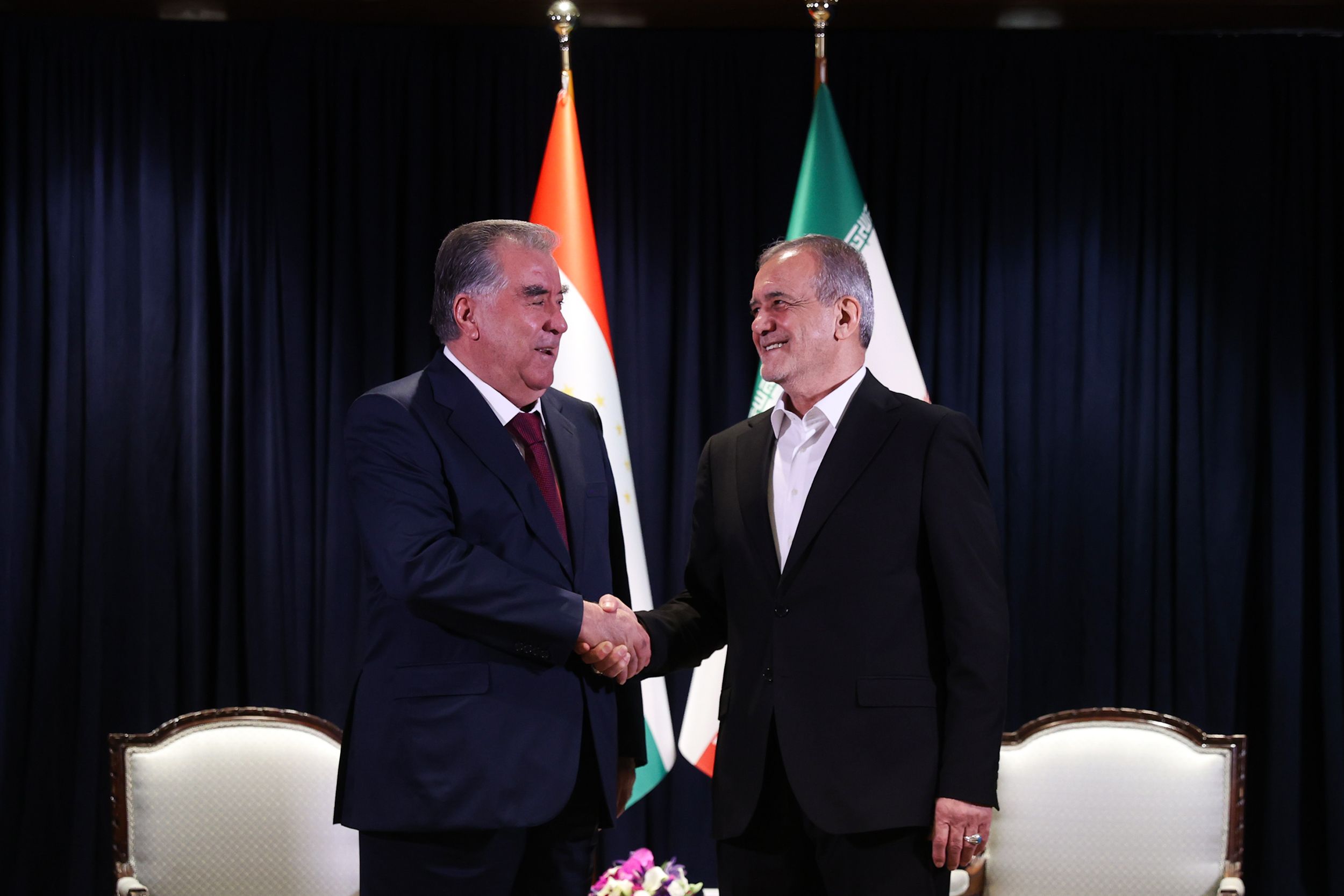 روسای جمهور ایران و تاجیکستان بر همکاری مشترک در خصوص افغانستان تاکید کردند