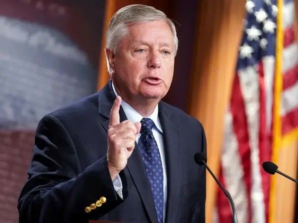 سناتور امریکایی: ایران برای تشدید تنش‌ها با اسرائیل باید «هزینه سنگینی» بپردازد