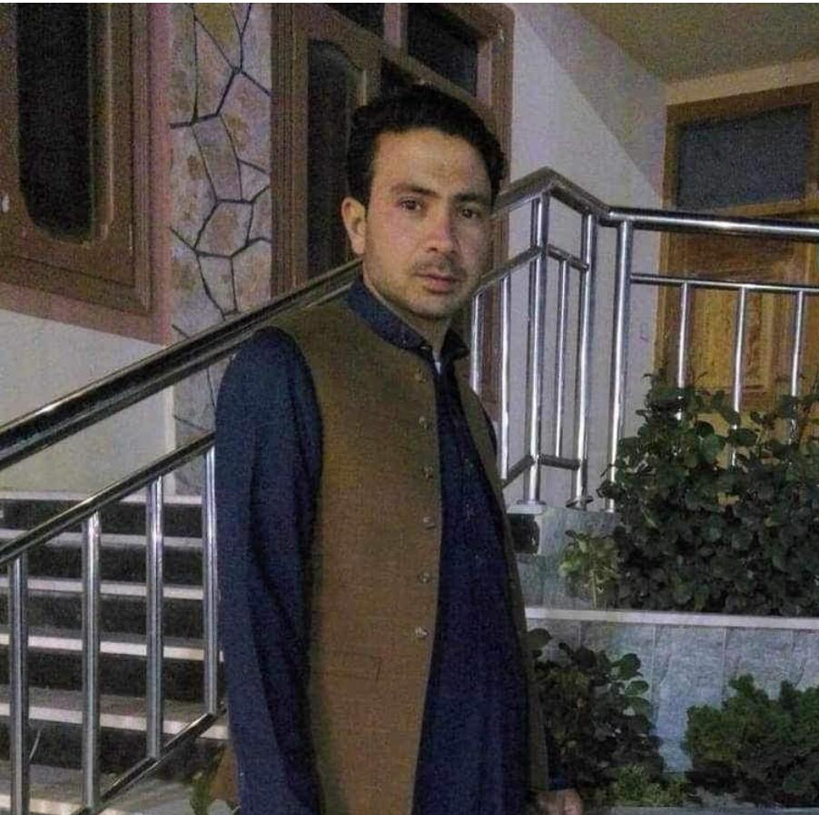 باوري سرچینې: د طالبانو استخباراتو ننګرهار کې یو دوکاندار له ځانه سره وړی او وژلی یې دی