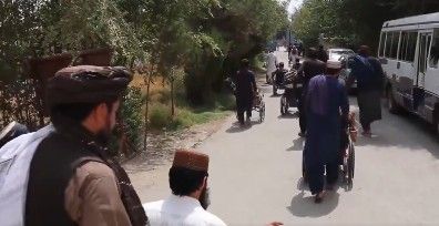 طالبان: موسسات و نهادهای خیریه ۱۰ میلیون دالر به زنان بیوه، یتیمان و معلولان کمک کرده‌اند